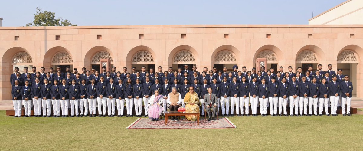 _NSSIndia's tweet photo. Hon’ble Vice-President, Shri Jagdeep Dhankhar ji, engaged with NSS volunteers at the Vice-President's Enclave in New Delhi today, recognizing their dedication to community service and nation-building. A moment of inspiration for young changemakers https://t.co/vFTbGqfaR0