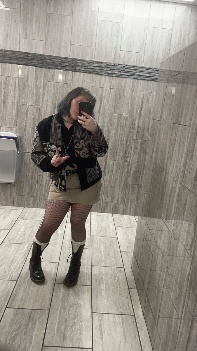 abbsiesss's tweet photo. Send, grovel, then goon you slug.

Findom alt brat finsub paypig whalesub humanATM https://t.co/UVqcRDudDw