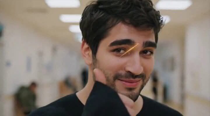pickles21211's tweet photo. والله صرت خايفة سيران تشوف  القرين دا  وتقع في حبه  أكثر من فريد نفسو 😂😂😂😂
#YaliÇapkini https://t.co/EKvT46biL7
