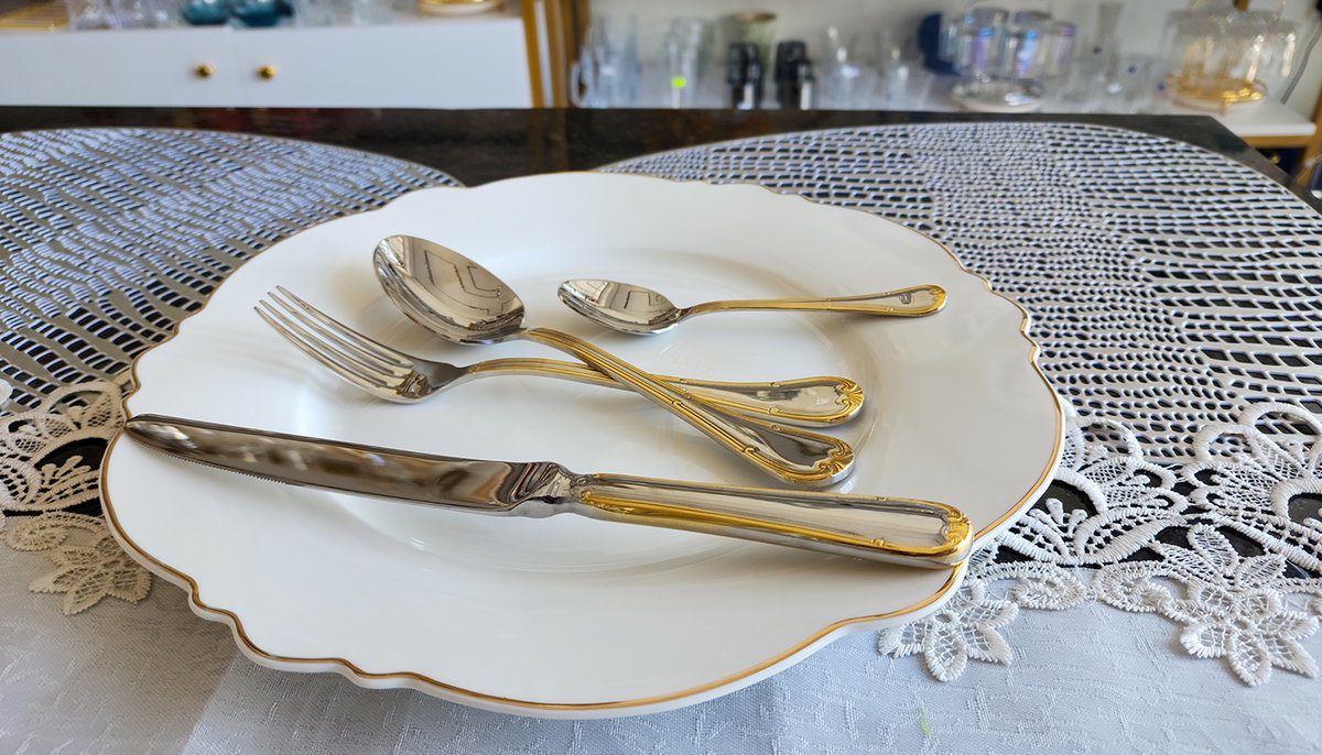 Crafted from high-grade Stainless Steel 304 (non-magnetic), this 24pcs cutlery set combines durability with sophistication. 

The high mirror polish finish adds a touch of luxury to your table, making every meal feel like a fine dining experience.

Price: Ksh. 8,900/=