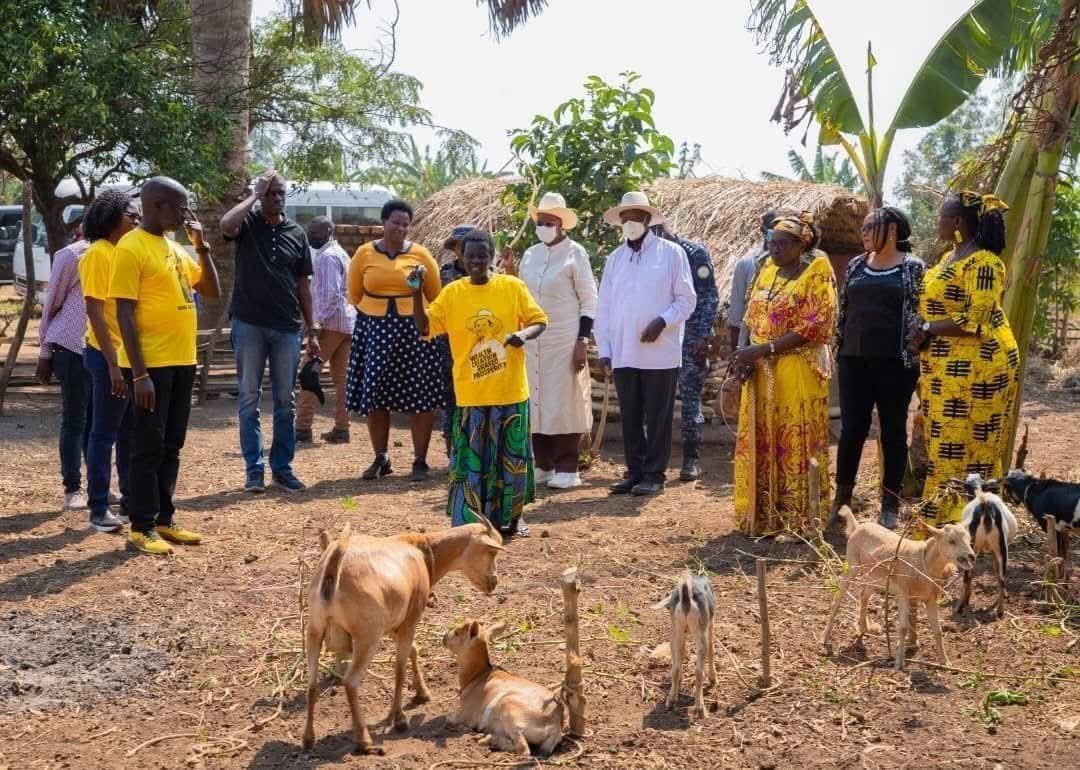 MoneymKers1 (@mukohass1) on Twitter photo M7 was here monitoring pdm in northern Uganda this is how low we have reached!!!! So ashaming ๐ค๐ค๐ค๐๐ M7 was here monitoring pdm in northern Uganda this is how low we have reached!!!! So ashaming ๐ค๐ค๐ค๐๐
