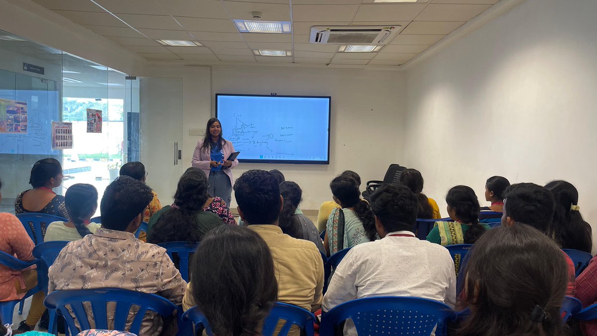 GreanaK's tweet photo. I had an opportunity to address and mentor young Bio-medical engineers in my home country. It was a privilege to share my career journey, few tips to boost their career development and answer their curiosity about starting a research career. https://t.co/UWE42opzCw
