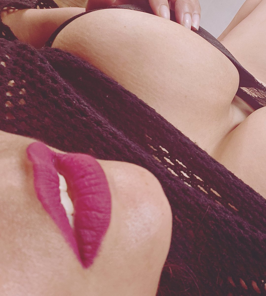 florshiss's tweet photo. Algo que quieras hacerle a mi boquita? 🥵💋
.
https://t.co/lclpHrdgFA
.
#femdom #fetiches #tetas #onlyfans #creadoradecontenido #xxx #modelo #hot #nudes #videitos #sexting #suscribete #latina #USA #アニメムジカ #JuevesDeTetasSeductoras #boquita 🍼 https://t.co/5talgmKqhU