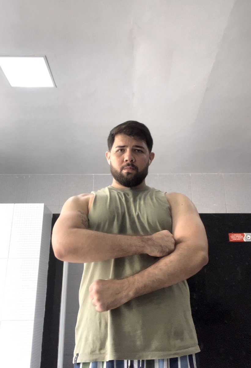 renanholiver's tweet photo. O PUMP ele engana né?! Mas eu amo ser enganado hahaha 😛 https://t.co/QKTgIhtebk