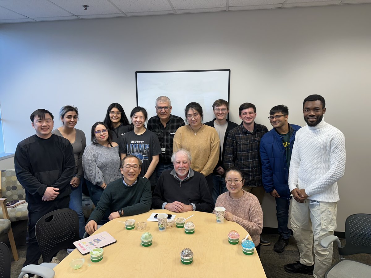 dpyeon's tweet photo. Paul Lambert joined the Pyeon-Wang Lab Meeting! https://t.co/dP66HA7xm4