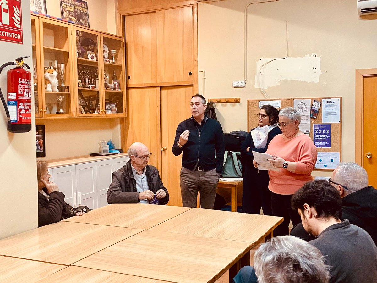 😊Gràcies a tots i totes les veïnes que vàreu venir ahir a la xerrada "Comunitats de veïns i veïnes, què depèn de tu?"🏡on vam parlar de la obligatorietat que tenen les comunitats i vam resoldre dubtes. Especial agraïment a la Associació Civico Social de La Guineueta💜