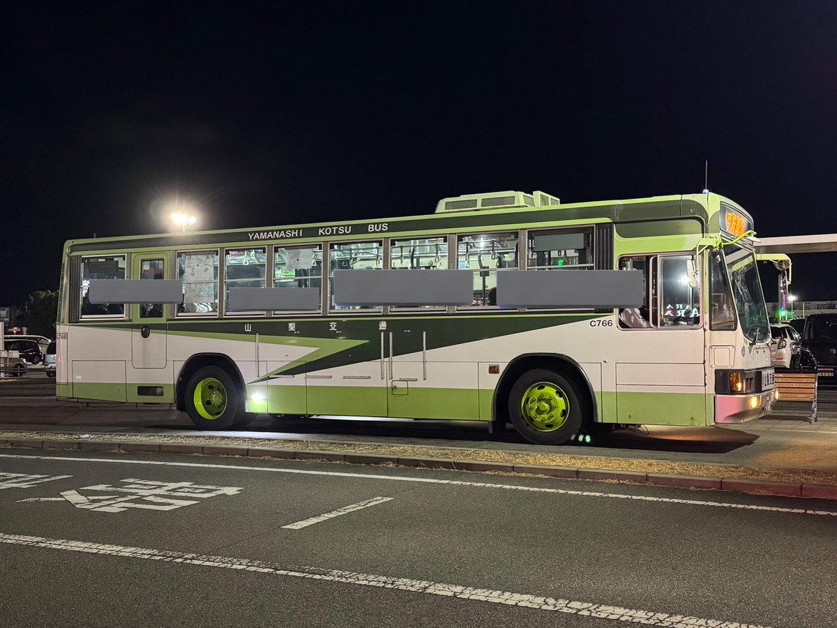 anni819819's tweet photo. ちょっとイオンに用事が😆
 #thebusofyamanashi  #山梨交通  #C766 https://t.co/dLH25YmxCN