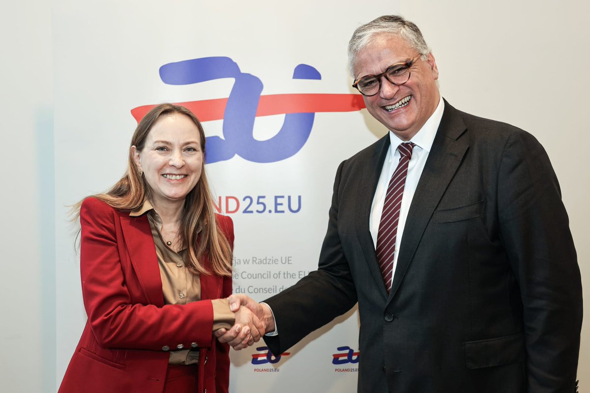Kata Tüttő (@cor_president) on Twitter photo Great exchange with Minister <a href="/Kpelczynska/">Katarzyna Pełczyńska</a>.
An ambitious EU budget is needed in the future for Europe to address all priorities and guarantee a strong cohesion policy for all regions.
We look forward to continuing our cooperation with @POLAND25EU. Great exchange with Minister <a href="/Kpelczynska/">Katarzyna Pełczyńska</a>.
An ambitious EU budget is needed in the future for Europe to address all priorities and guarantee a strong cohesion policy for all regions.
We look forward to continuing our cooperation with @POLAND25EU.