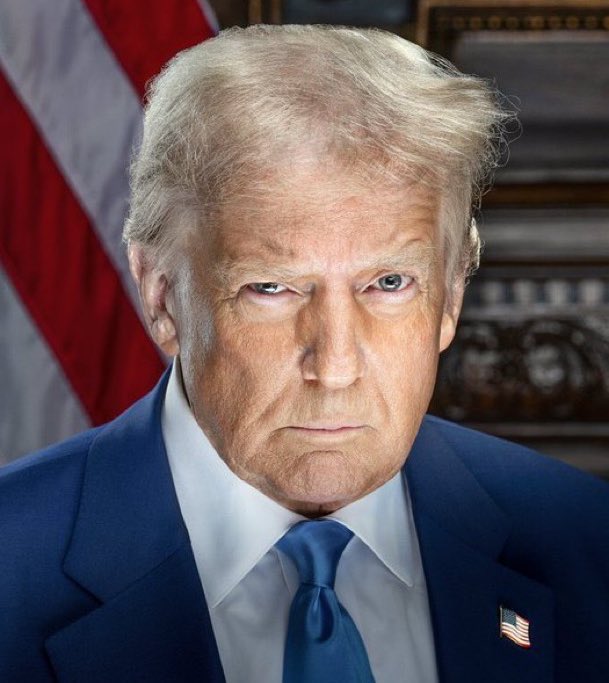 NewsLiberdade's tweet photo. 🚨URGENTE - Trump ordena que Gustavo Petro, presidente da Colômbia, devolva 22 helicópteros que os EUA estava emprestando ao exército e à polícia da colombiana! https://t.co/knLQLL3oXT