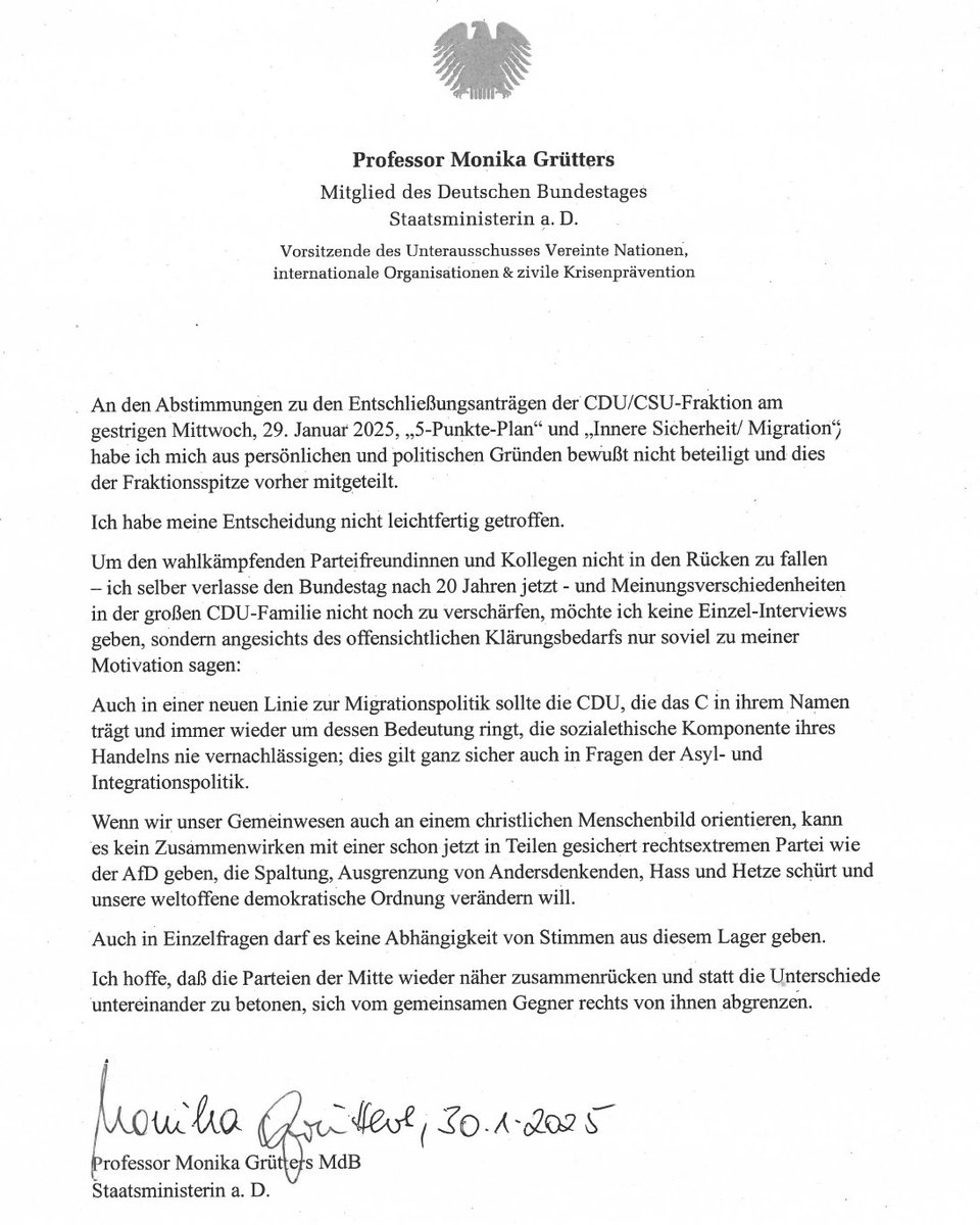 So begründet die CDU-Abgeordnete Monika Grütters ihr Fernbleiben von der Abstimmung zum Fünf-Punkte-Plan der Union, der aufgrund der AfD-Stimmen eine Mehrheit erhielt: »Auch in einer neuen Linie zur Migrationspolitik sollte die CDU, die das C in ihrem Namen trägt, die