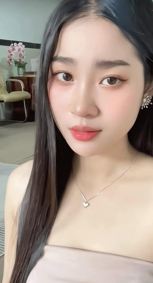 singlelinda470's tweet photo. ចូលចិត្តការរាប់អាន https://t.co/LLzXH7FbhW
