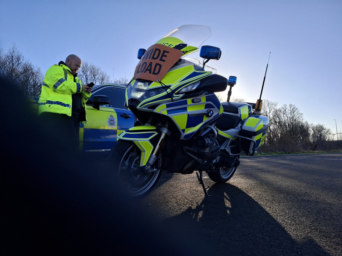 DerbysRPUBikers's tweet image. Fresh start today, barely above freezing, first off. Travelling from the #M1 through to #ilkeston with two loads.
Sporting the new screen blades to assist drivers in knowing what's coming towards them.
#abload
#opsbikes