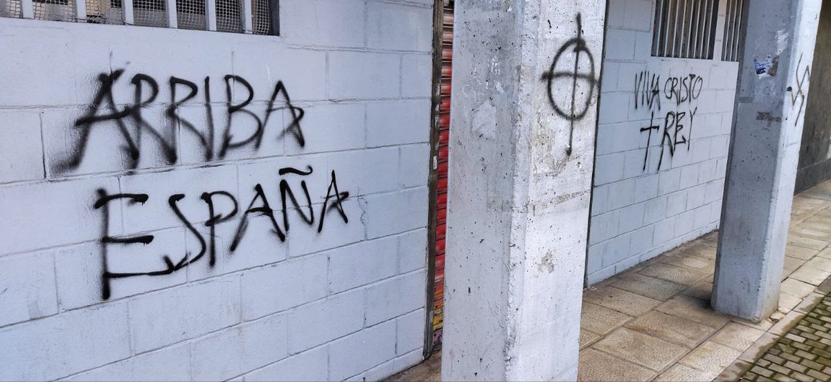 ✊ Ayer nuestra sede <a href="/SocialSede/">Centro Social La Sede</a> fue vandalizada y atacada. Desde <a href="/elpcm/">Partido Comunista de Madrid</a> denunciamos toda agresión fascista.

No tenemos miedo. Ataques así nos reafirman en que estamos en el sitio correcto. Con solidaridad y lucha, seguimos construyendo poder popular en nuestro barrio