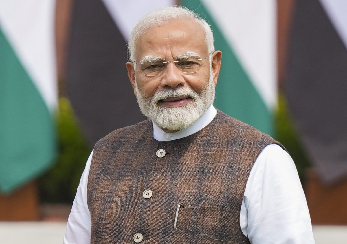 deepdownanlyz's tweet photo. Trump is ending Income Tax in US !

Subramanian Swami has been telling this since decade.

"Nirmala Sitharaman must  announce this on Feb 1 Budget speech."

"But Modi govt is not pro-common people so they won't do it."

Is it so simple to get away with Income tax in India or US?

Let's see potential impact of ending Personal Income Tax in India.