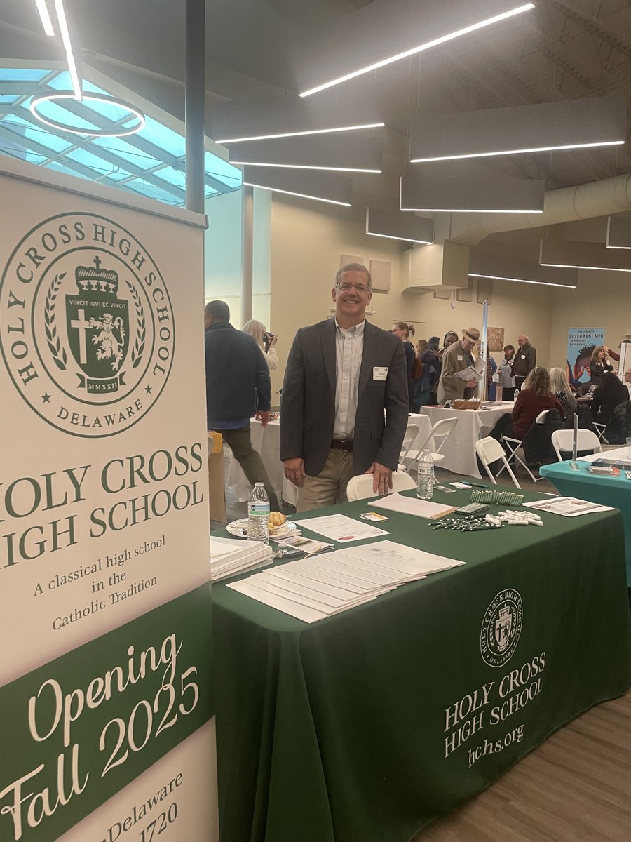 HCHSDover's tweet photo. School President @Tfert  and Ambassador Lee Murphy were very busy at the School President Tom Fertal was very busy at the Central Delaware Chamber of Commerce mixer! The "good news" of HCHS is spreading far and wide. Thank you to the CDCC for a fantastic event! https://t.co/kH5NQqmKc7
