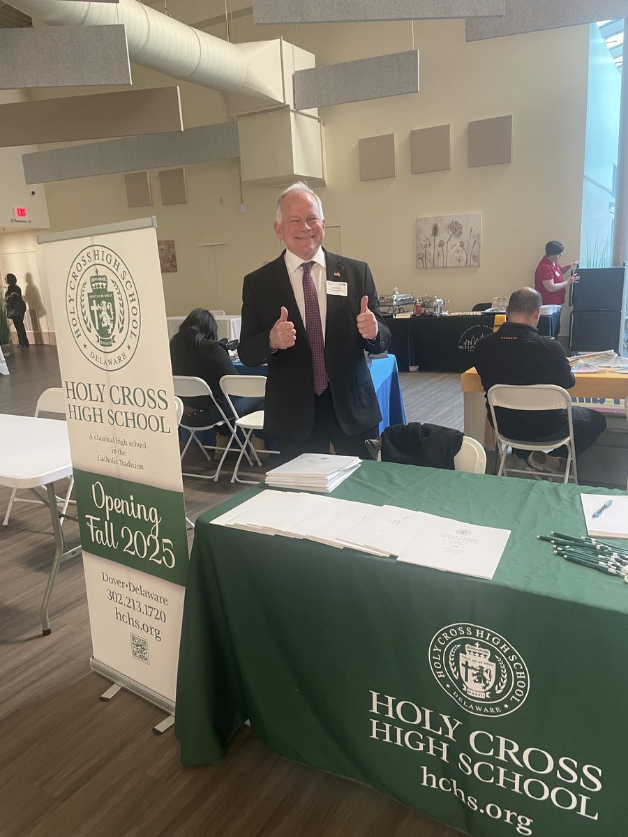 HCHSDover's tweet photo. School President @Tfert  and Ambassador Lee Murphy were very busy at the School President Tom Fertal was very busy at the Central Delaware Chamber of Commerce mixer! The "good news" of HCHS is spreading far and wide. Thank you to the CDCC for a fantastic event! https://t.co/kH5NQqmKc7