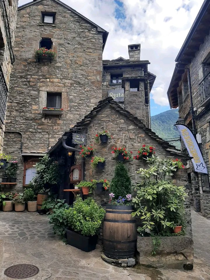 Pueblos del Pirineo 
TORLA. HUESCA 
COMUNIDAD DE ARAGON. ESPAÑA 🇪🇸