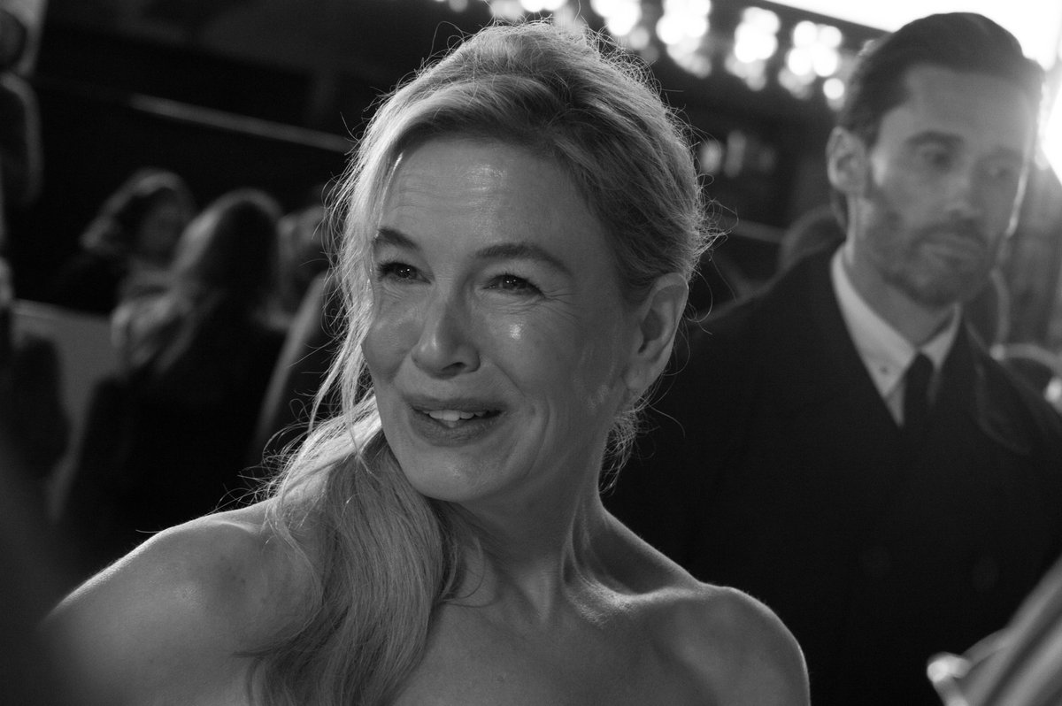 itsmrtakoda's tweet photo. Photographing #reneezellweger at last nights UK premiere of #BridgetJones #BridgetJonesMovie in London.

Such an amazing personality, really hope this film does well.

#film #movies #entertainment #photographer #photography #London https://t.co/P1jOQP1z8a