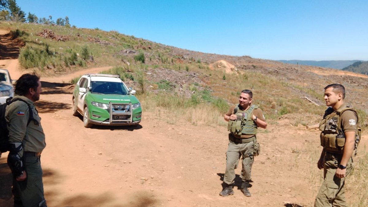 CONAFBiobio's tweet photo. ⭕️#PATRULLAJE | Equipo de guardaparques del Parque Nacional Nonguén junto a Carabineros #OS5 realizaron nuevo patrullaje por los caminos perimetrales del parque.
🏍️La acción se enfocó en la prevención del robo de madera y mitigación del riesgo de #incendiosforestales. https://t.co/PMCiTnpllx