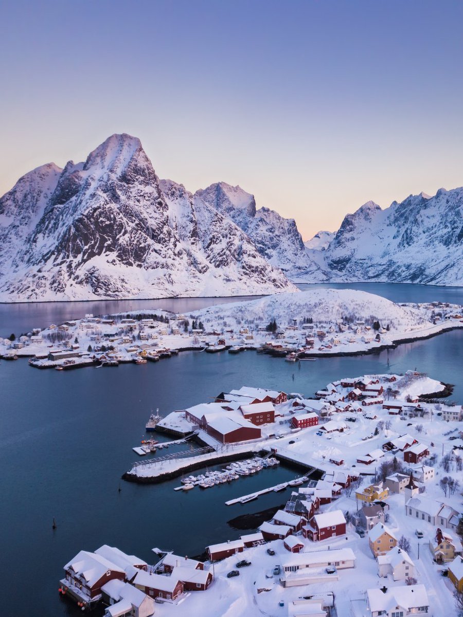 hikingview's tweet photo. Lofoten, Norway 🇳🇴 https://t.co/CWljxL5ZAA