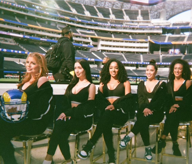 staffviper's tweet photo. If you're in LA and haven't come to see us at a RAMS game, you're missing out! Come meet the VIPER girls, field side, next football season! https://t.co/skn6GWicL1
