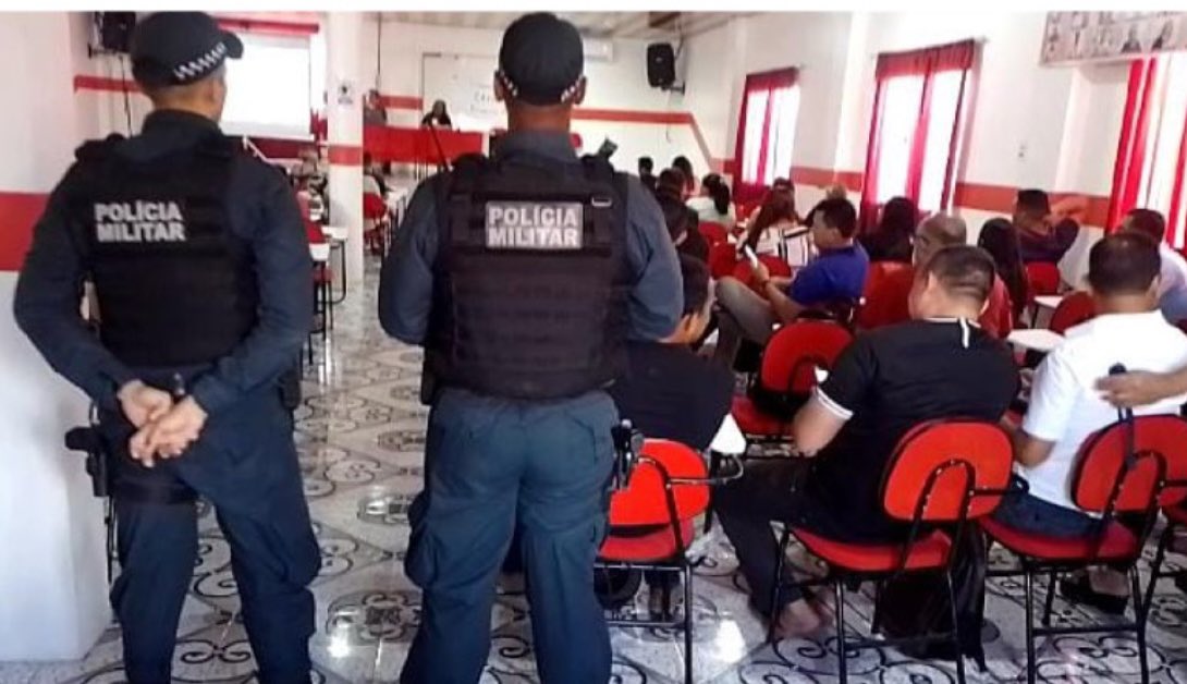 Ditadura nunca mais!
Governador manda polícia para assembleia dos trabalhadores em educação de Cametá!
Bateu o desespero no governo que esbanja arrogância e truculência e carece de diálogo.
A luta segue: 
Fora Rossieli
Revoga 10.820/24