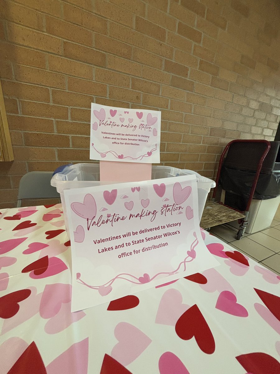 ActivitiesLCHS's tweet photo. Hey, Eagles! Make some Valentine’s Cards for local senior citizens today during lunch. Cards will be delivered to Victory Lakes and to State Senator Craig Wilcox’s office. 💙🦅💗 https://t.co/IgC6AkaViE