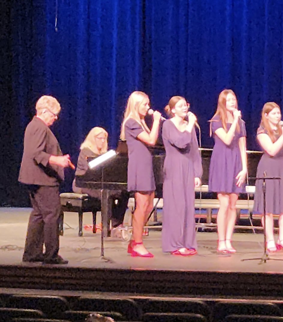 IALakesMusic's tweet photo. Performing at the IA Lakes Jazz Choir Festival is Alta-Aurelia’s “Audacity!”#IALakesMusic #LakerProud https://t.co/IG45WX2RQb