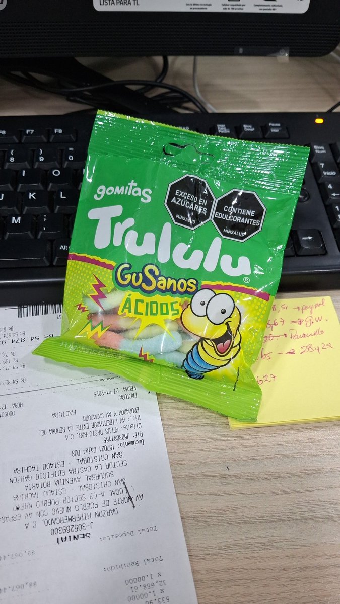 Vengo hacer una queja aaaaa
Porque esta vaina no saben ha ácidos???
Si me gustan justamente porque eran ácidos ahora son solo dulces 
🫠🫠🙄