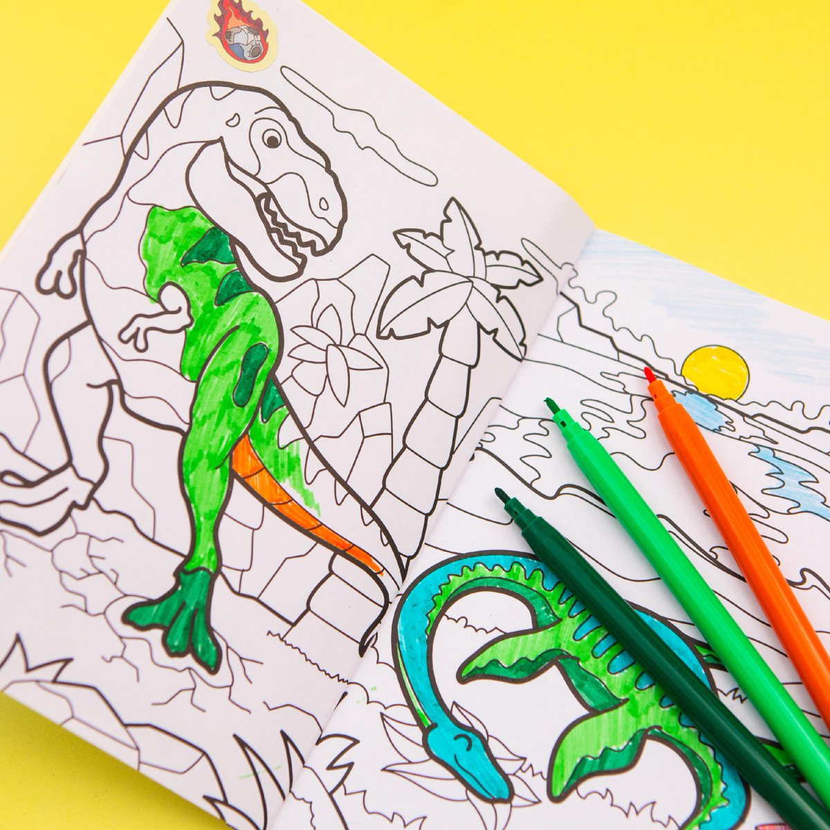 🦖Dinosaur Tin Activity! Includes 10 felt-tip pens, 5 double-ended pencils, 2 awesome books and 50+ dino-tastic stickers - all packed in a sturdy, portable tin🖍️✨ Colour, play, carry away! 

⭐amazon.co.uk/Bookoli-Dinosa…

#Dinosaurs #Colouring #Stickers #FunOnTheGo