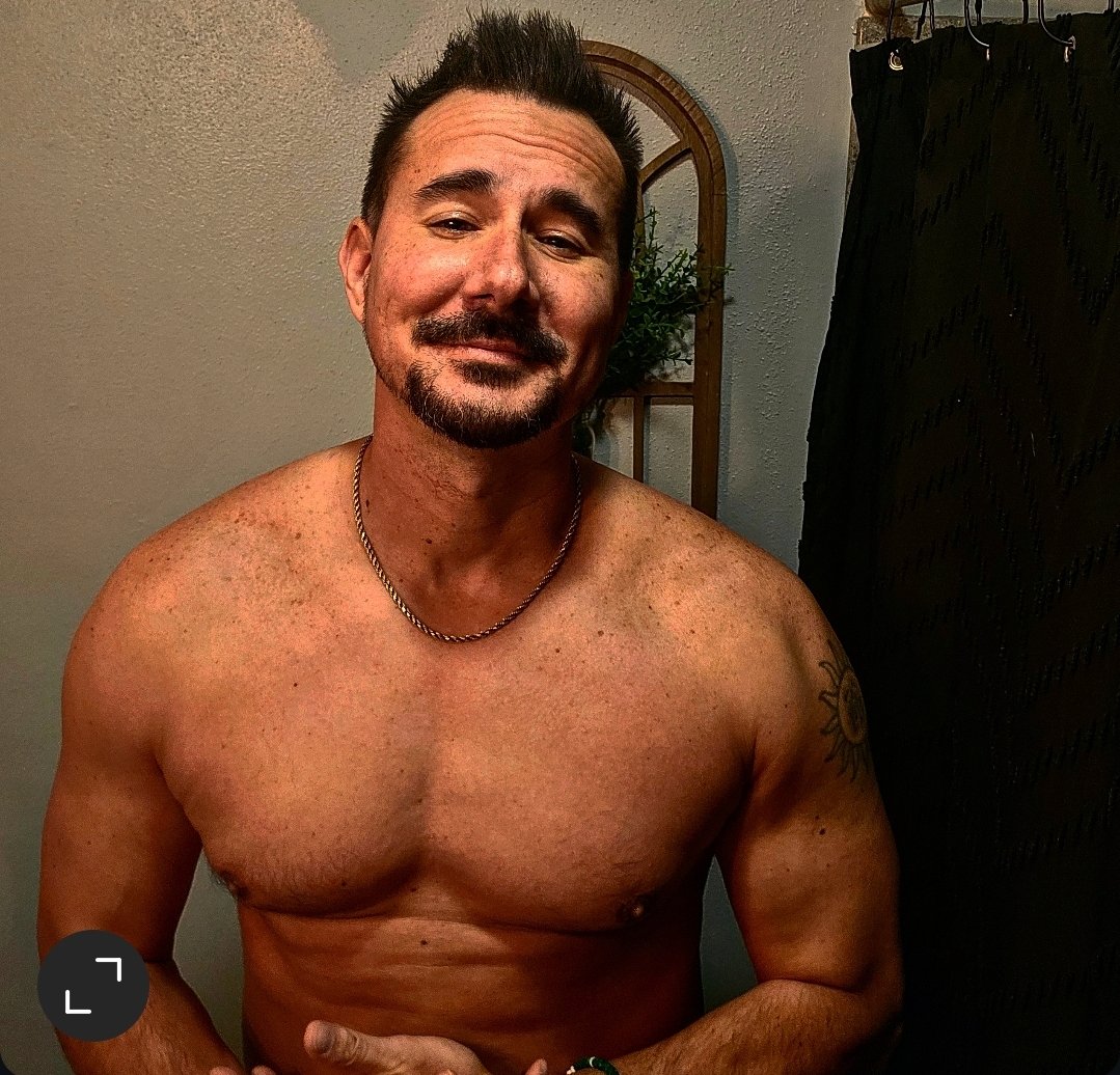 314swinger's tweet image. Post workout pump. Now I need to pump something else