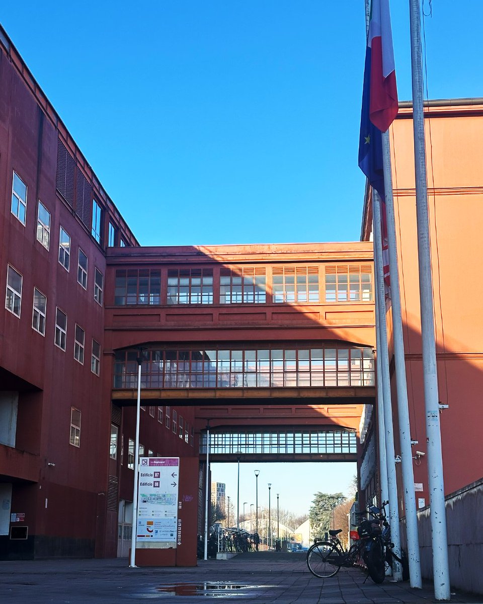 BicoccAlumni (@bicoccalumni) on Twitter photo 🌉I ponti che collegano gli edifici U6 (Agorà) e U7 (Civitas) in <a href="/unimib/">Università degli Studi di Milano-Bicocca</a>
🎨 Un elemento iconico del nostro Ateneo, rappresentato recentemente anche in diverse opere illustrazioni.
❓Voi avete mai trovato il passaggio segreto? E se si, come lo avete scoperto? 🌉I ponti che collegano gli edifici U6 (Agorà) e U7 (Civitas) in <a href="/unimib/">Università degli Studi di Milano-Bicocca</a>
🎨 Un elemento iconico del nostro Ateneo, rappresentato recentemente anche in diverse opere illustrazioni.
❓Voi avete mai trovato il passaggio segreto? E se si, come lo avete scoperto?