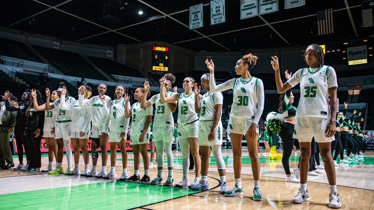 MeanGreenSports's tweet image. Strength in numbers, power in unity. This week, we’re celebrating the incredible bond that keeps us stronger together—on and off the court. #AmericanUnityWeek

@MeanGreenWBB x @MeanGreenMBB 💪🏀 

#GMG🦅 | @American_Conf x @American_SAAC