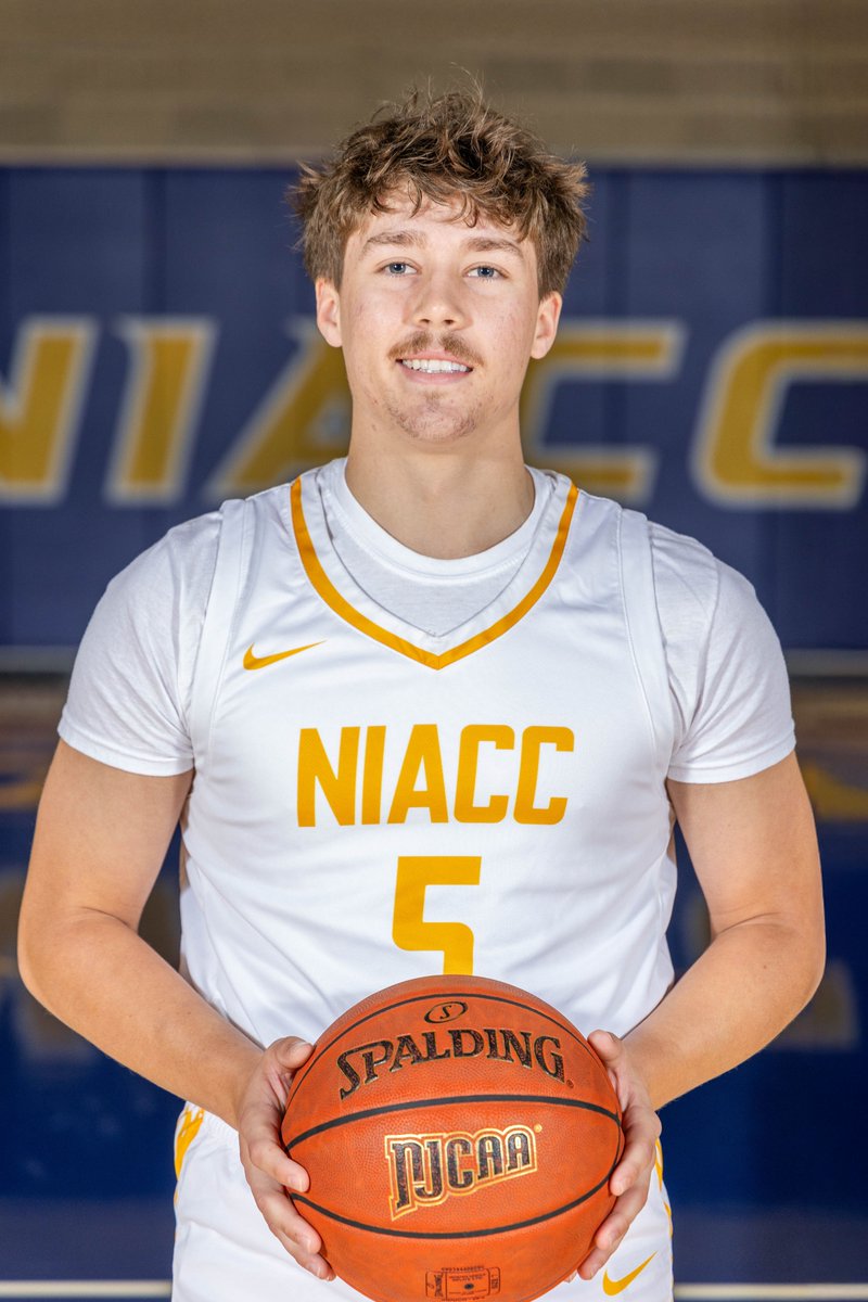 Brayden Drea made 3 3-point goals in last night's victory over Ellsworth. Drea has 100 career 3-point goals and he became the 14th player in NIACC men's basketball history with 100 career 3s. The last NIACC player to make 100 career 3s was Myles Tucker, who made 135 from 2021-23.