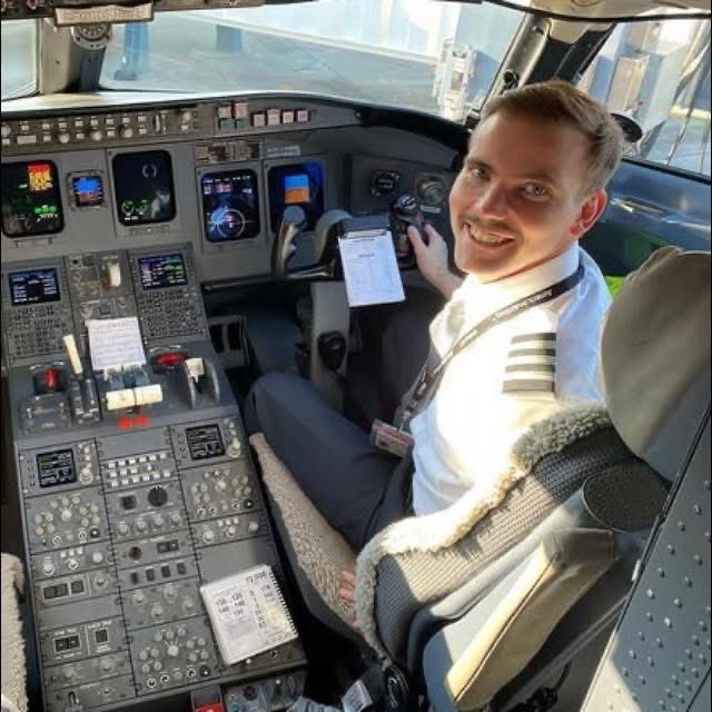 Ericperrytv's tweet image. EXCLUSIVE: The father of the pilot onboard the American Airlines Plane identifies him as 28 Year-old- Sam Lilley. His father, who is also a pilot, says he was engaged to be married, started his training in 2019 and was the first officer on the flight Wednesday.  @FOX5Atlanta