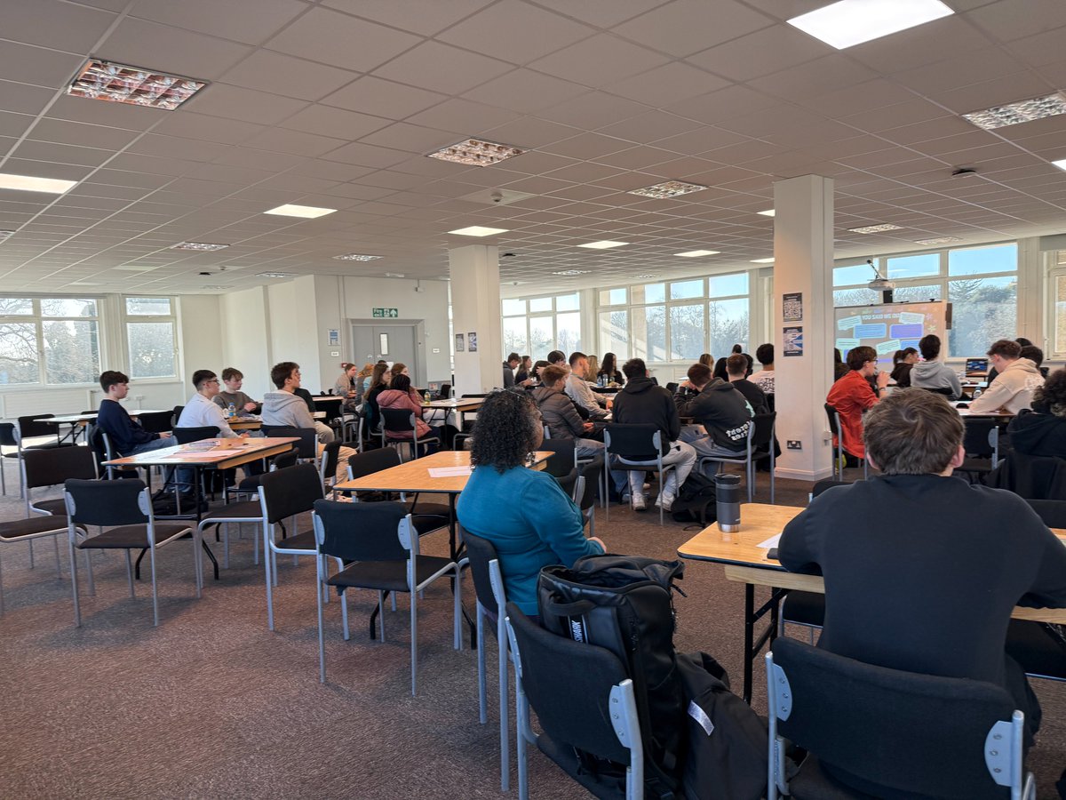 JennythompsonJ's tweet photo. Today, @WorthingCollege hosted its 2nd Student Conference of the year. We had an impressive turnout of over 60 students. We covered important topics such as #Enrichment, #Prevent, and #Englishandmaths, and reviewed the new #jobsapp being developed by FE Sussex. @HelenaThomas01 https://t.co/kITEGRzBb8