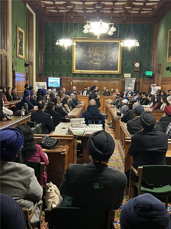 An honour to host our <a href="/AppgBritSikhs/">APPG for British Sikhs</a> event in Westminster last night &amp; hear the brilliant <a href="/TejpalRalmill/">Tej Pal Singh Ralmill</a> &amp; <a href="/aLHSikhs/">littlehistory'Sikhs</a> discuss the historic visit of Sikh soldiers to Parliament in 1902.

Thank you to everyone who joined us, including the students from <a href="/AtamAcademy/">Atam Academy</a> &amp; <a href="/GNS_Academy/">Guru Nanak Sikh Academy</a>.