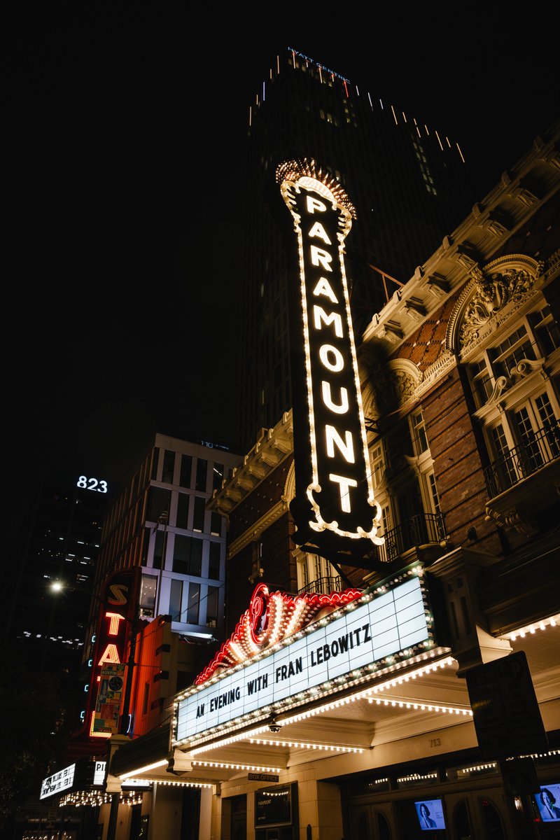 These boots were made for stompin'...on EVERYTHING 👢👢 Fran Lebowitz brought barbed joy to a full Paramount audience in the midst of what she would call an unbearable time. Shout out to <a href="/Andylanger/">Andy Langer</a> for his pitch-perfect moderation 👏

📸: <a href="/RachelParkerPix/">Rachel Parker</a>