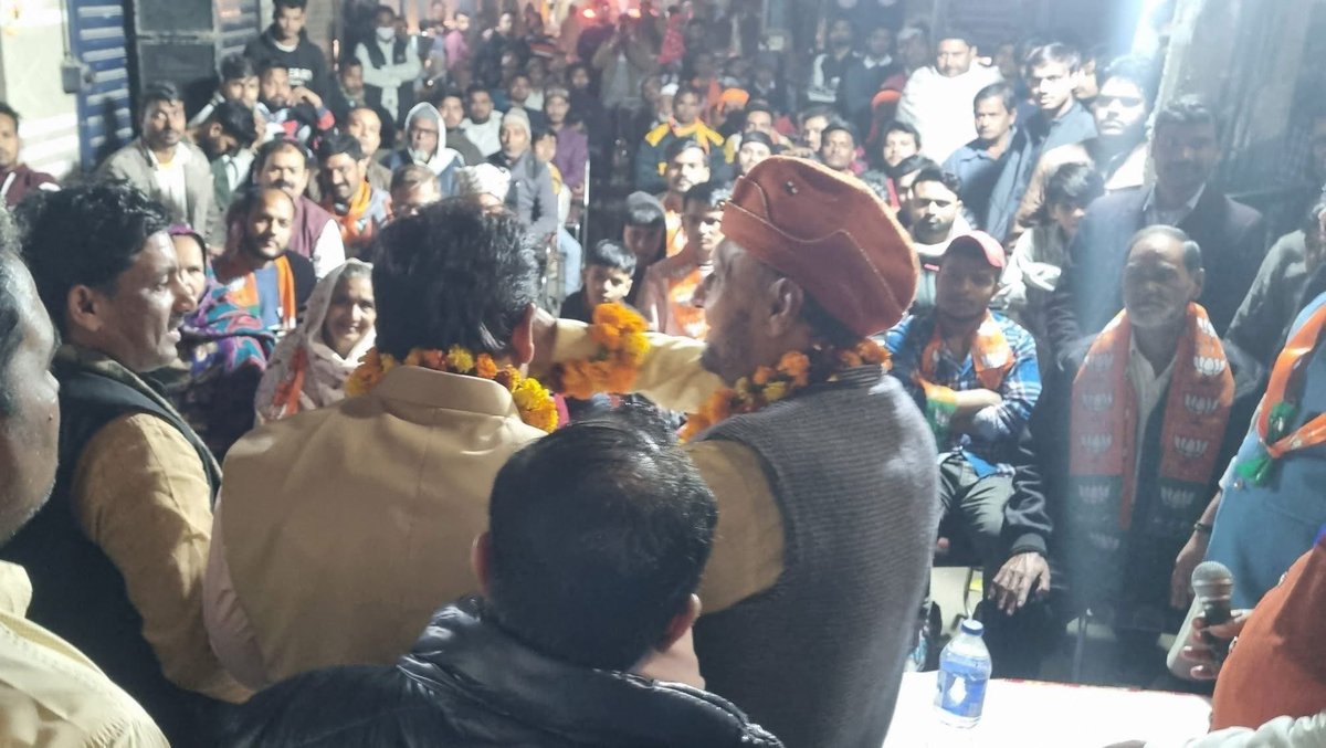 AnishAbbasi's tweet photo. आज #उत्तम नगर विधानसभा में #भाजपा प्रत्याशी श्री @PawanSharmabjp1 जी के साथ मोर्चा जिला अध्यक्ष हाजी इमरान जी के द्वारा आयोजित अल्पसंख्यक मोर्चे के तत्वाधान में विधानसभा चुनाव के नीमित्त आयोजित #कौमी_चौपाल में अल्पसंख्यक समाज के सम्मानितजनों को सम्बोधित कर भाजपा  के पक्ष में मतदान कर, दिल्ली में भाजपा की सरकार बनाने कि अपील की इस कार्यक्रम में साथ में अल्पसंख्यक मोर्चा के पश्चिम उत्तर प्रदेश के अध्यक्ष @javedmalikbjp जी,नईम सैंफी जी,नासिर रजा जी,फिरोज मलिक जी आमिर सलमानी जी सगीर जी भी उपस्थिति रहे 
@narendramodi @AmitShah @blsanthosh @Virend_Sachdeva @PavanRanaRSS @kjsehrawat