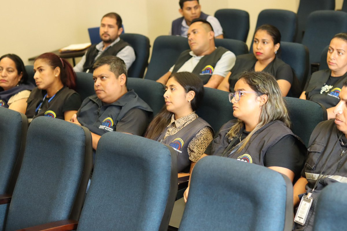 CNEGalapagos's tweet photo. #CNEInforma 🗳️🇪🇨 |

📌 La Directora de la Delegación Provincial Electoral de Galápagos, @VeronicaGCNE , y delegados de la Junta Provincial coordinaron con la delegación de Santa Cruz los últimos detalles para las #Elecciones2025Ec del 9️⃣ de febrero. https://t.co/sy5NNgOgkG