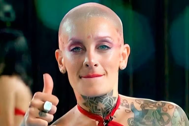 Furia vuelve este viernes como panelista a #LaNocheDeLosEx 👁️ cuentan en #SePico #GranHermano 
Te Gusta ?