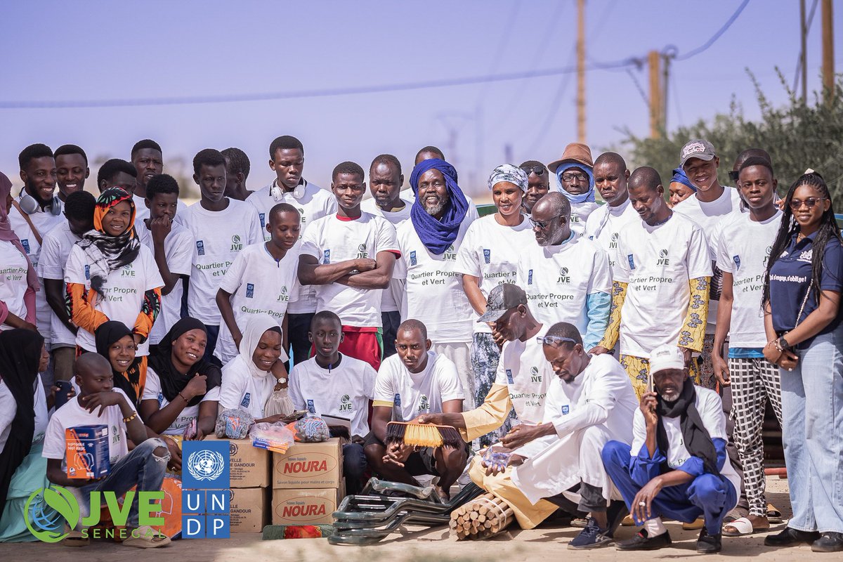 Marame2Sy's tweet image. #Bokidiawé, village dans la région de #Matam,réputé pour sa #jeunesse dynamique et eco-consciente✊🏻
👉🏽6 quartiers sélectionnés 
👉🏽50 ambassadeurs engagés, composés de ASC,associations qui 
interviennent dans la gestion des déchets et le reboisement du village 
@PNUDSenegal #JVE🇸🇳