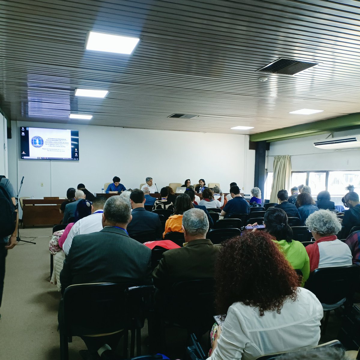 📢 ¡Atención! Hoy en la #ConferenciaPorElEquilibrioDelMundo, Sala 8:

Mañana: Taller "Construyendo el Nuevo Orden Económico Internacional I" con <a href="/ProgIntl/">Progressive International</a>. ¡Participan líderes de Latinoamérica y Europa!

Tarde: Panel sobre la "amenaza fascista en el mundo contemporáneo".