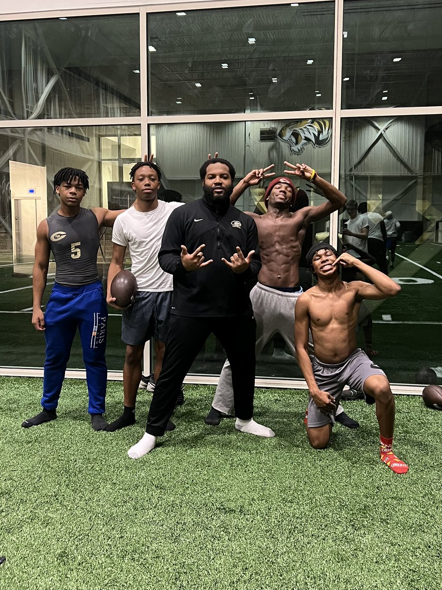 CHAMP 🥇 tweet media