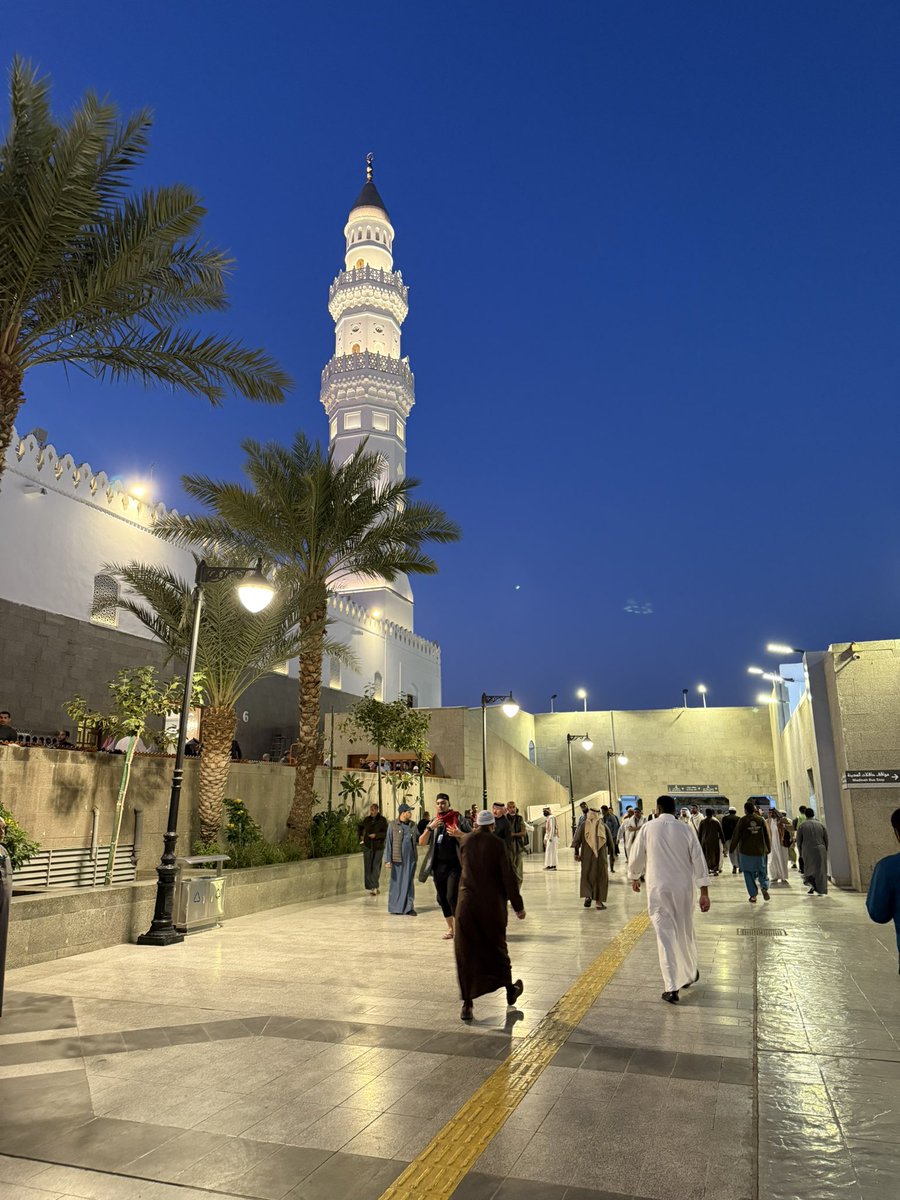 ABO8RNAH's tweet image. آخر ليلة لي في المملكة، وكالعادة، مثل أول مرة جيت فيها، مو قادر أصدق أني بغادر. هالمكان اللي فيه روحانية وراحة بال ما لقيتها في أي مكان ثاني. كل لحظة هنا كانت وبتبقى ذكرى جميلة، وأتمنى أرجع بأقرب وقت ممكن. ❤️