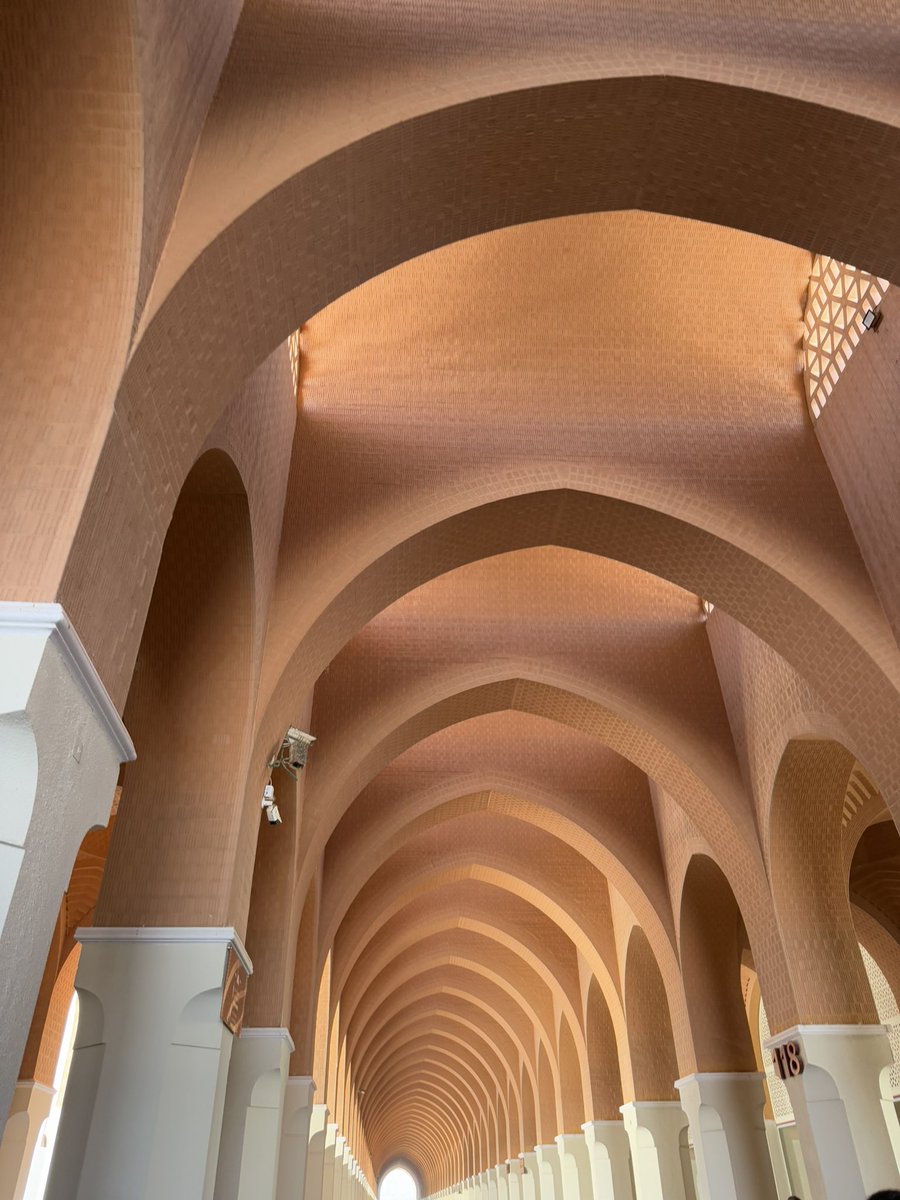 ABO8RNAH's tweet image. آخر ليلة لي في المملكة، وكالعادة، مثل أول مرة جيت فيها، مو قادر أصدق أني بغادر. هالمكان اللي فيه روحانية وراحة بال ما لقيتها في أي مكان ثاني. كل لحظة هنا كانت وبتبقى ذكرى جميلة، وأتمنى أرجع بأقرب وقت ممكن. ❤️