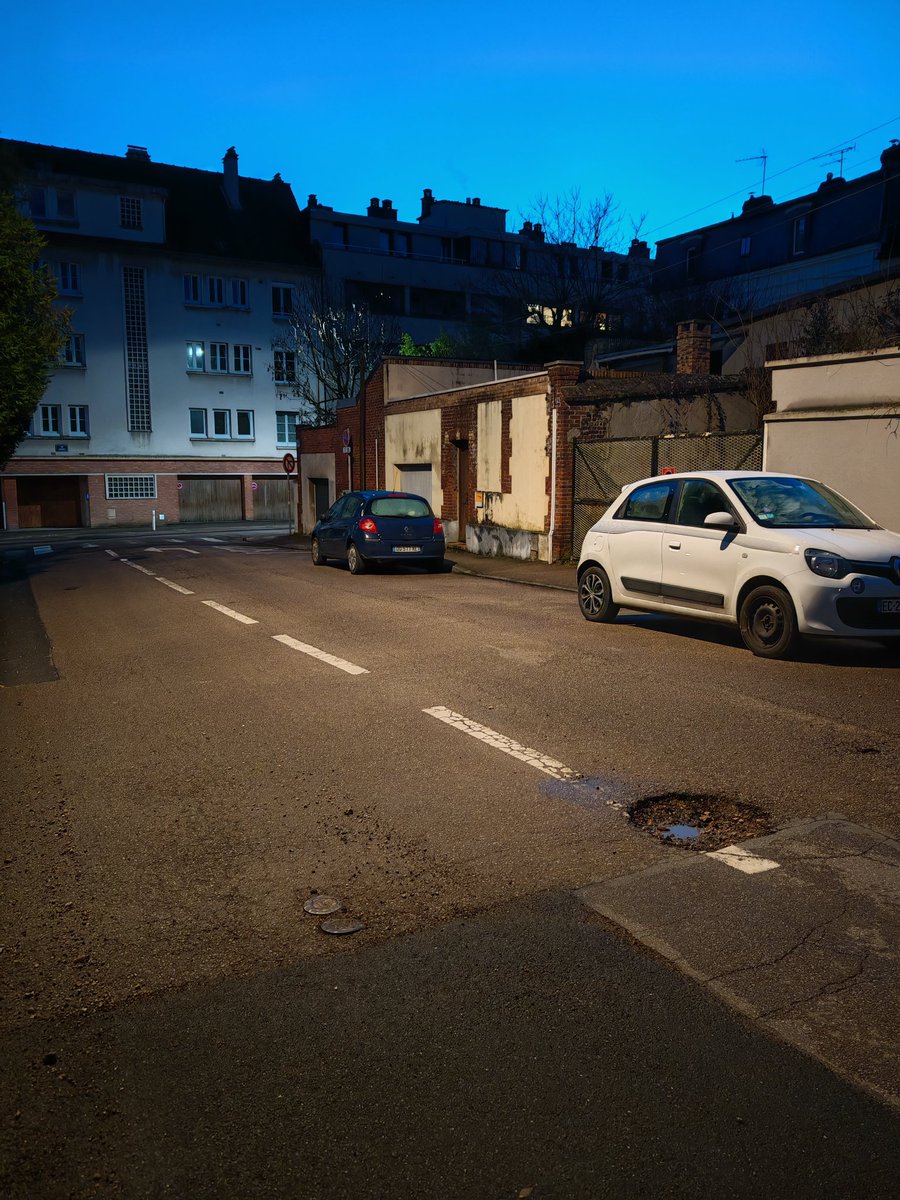 speederpoussin's tweet photo. @Rouen trou en formation au début de la rue de Reims. Merci bien à vos équipes https://t.co/HN5fR8QOfl