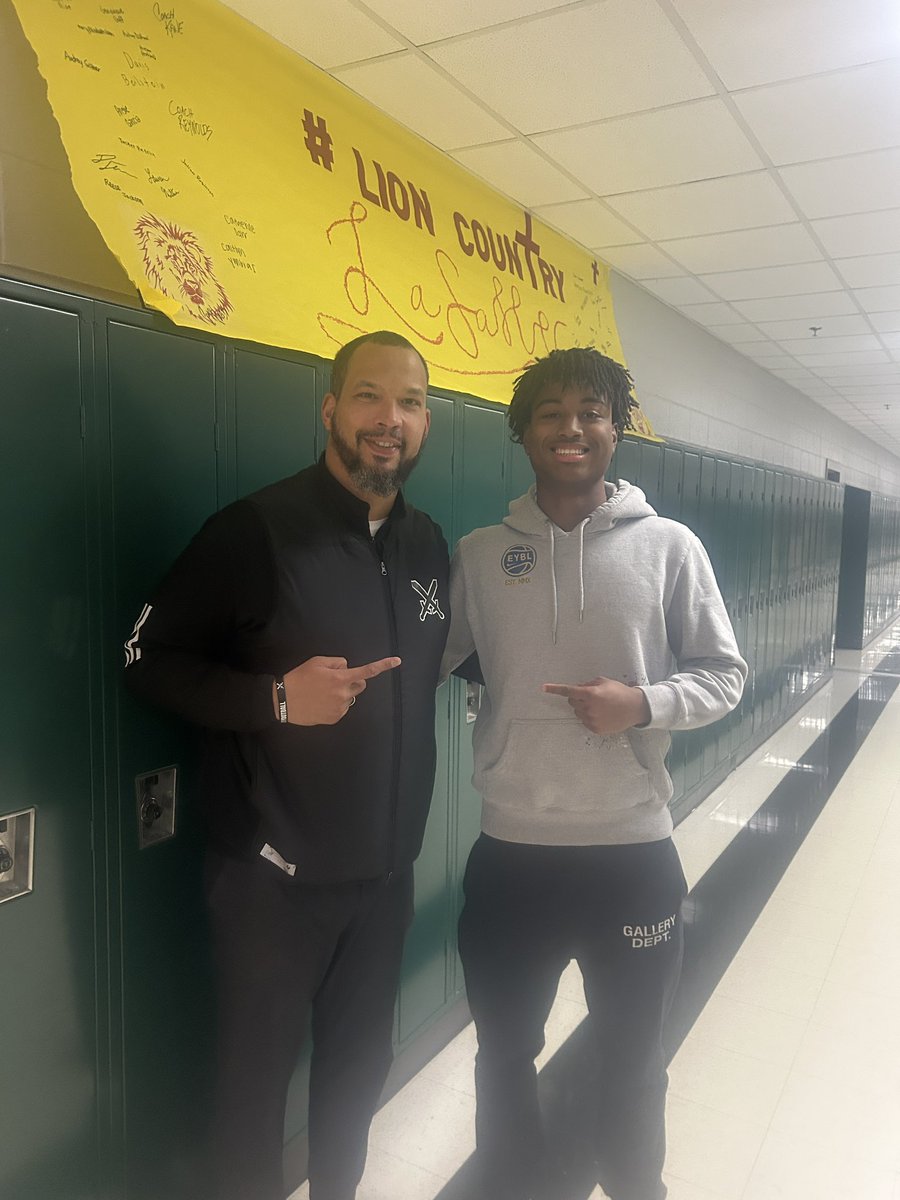 TJ Truth Umenyiora 3⭐️ (@truthumenyiora) on Twitter photo After a great conversation with <a href="/CoachWright37/">Dontae Wright</a>, I’m blessed to receive my 19th D1 offer from Troy!! <a href="/TroyTrojansFB/">Troy Trojans Football 8x⚔️</a> #AGTG
<a href="/OsiUmenyiora/">OSI</a> <a href="/BTProspects/">Blessed Trinity Football Prospects</a>
<a href="/CoachEdDudley63/">Ed Dudley</a> <a href="/CJacksonPRZ/">Connor Jackson</a>
<a href="/CoachTBarr/">#BESTAVAILABLE</a> <a href="/CoachKent41/">Clinton Kent</a> <a href="/samspiegs/">Sam Spiegelman</a> <a href="/RecruitGeorgia/">Recruit Georgia</a> <a href="/247Hudson/">Hudson Standish</a> <a href="/gdudley18/">Gordon Dudley</a>
<a href="/adamgorney/">Adam Gorney</a> <a href="/joe_discher/">Joe Discher</a> After a great conversation with <a href="/CoachWright37/">Dontae Wright</a>, I’m blessed to receive my 19th D1 offer from Troy!! <a href="/TroyTrojansFB/">Troy Trojans Football 8x⚔️</a> #AGTG
<a href="/OsiUmenyiora/">OSI</a> <a href="/BTProspects/">Blessed Trinity Football Prospects</a>
<a href="/CoachEdDudley63/">Ed Dudley</a> <a href="/CJacksonPRZ/">Connor Jackson</a>
<a href="/CoachTBarr/">#BESTAVAILABLE</a> <a href="/CoachKent41/">Clinton Kent</a> <a href="/samspiegs/">Sam Spiegelman</a> <a href="/RecruitGeorgia/">Recruit Georgia</a> <a href="/247Hudson/">Hudson Standish</a> <a href="/gdudley18/">Gordon Dudley</a>
<a href="/adamgorney/">Adam Gorney</a> <a href="/joe_discher/">Joe Discher</a>