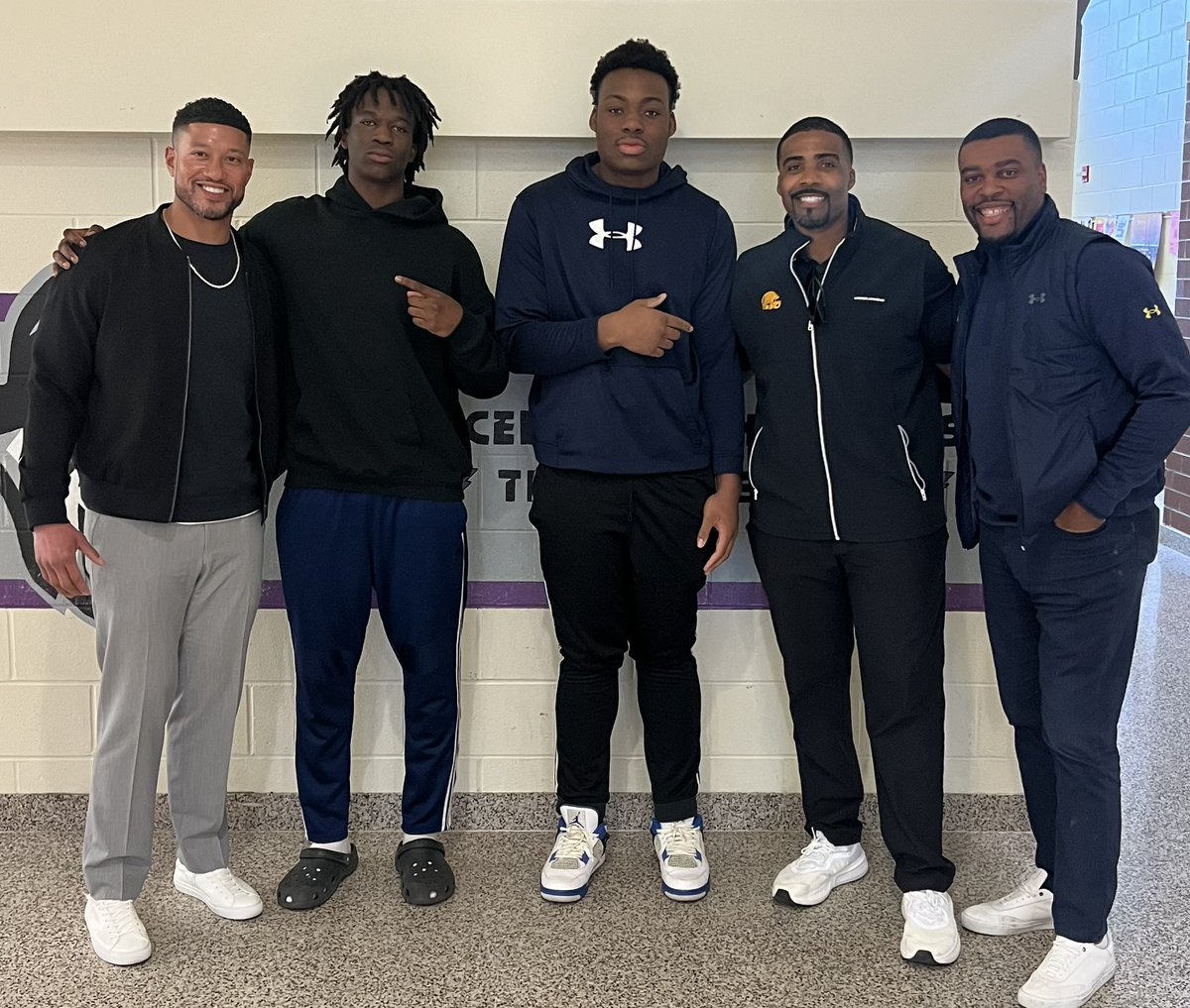 Greg Greene (@_coachgreene_) on Twitter photo Extremely excited to open the <a href="/SouthGarnerHS/">South Garner High School</a> doors to <a href="/NDFootball/">Notre Dame Football</a> Head Coach <a href="/Marcus_Freeman1/">Marcus Freeman</a> and his staff. Thank you for making us a priority stop while recruiting our guys <a href="/ekene_ogboko/">Ekene Ogboko</a> and <a href="/EbenezerEwetade/">Ebenezer Ewetade2️⃣4️⃣ C/O 26’</a>. You’re welcome back anytime. #TitanUp8228 <a href="/SouthGarnerAD/">SGHS Athletics</a> Extremely excited to open the <a href="/SouthGarnerHS/">South Garner High School</a> doors to <a href="/NDFootball/">Notre Dame Football</a> Head Coach <a href="/Marcus_Freeman1/">Marcus Freeman</a> and his staff. Thank you for making us a priority stop while recruiting our guys <a href="/ekene_ogboko/">Ekene Ogboko</a> and <a href="/EbenezerEwetade/">Ebenezer Ewetade2️⃣4️⃣ C/O 26’</a>. You’re welcome back anytime. #TitanUp8228 <a href="/SouthGarnerAD/">SGHS Athletics</a>