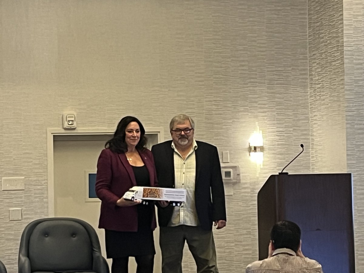 MLCmichigan's tweet image. The @MIPotatoes awarded Representative @AngelaMIHouse the 2024 Golden Spud Award for her work to support the potato industry. #agriculture